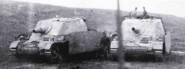El Brummbär, oso gris, se estrenó en Kursk. Se trataba de un cañón autopropulsado, fuertemente armado y blindado, diseñado para destruir fortificaciones