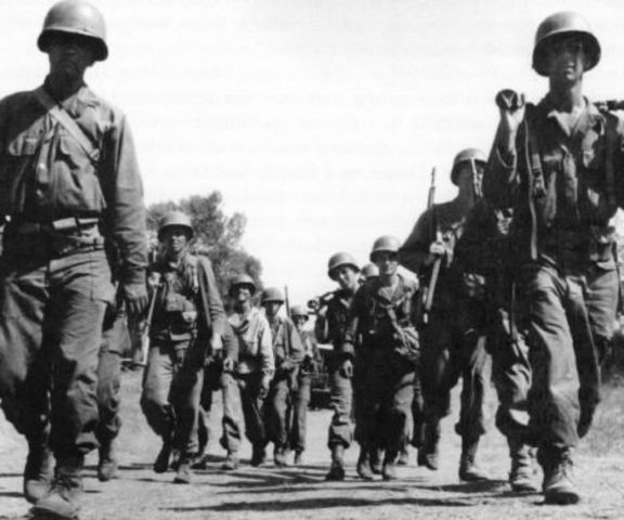 La recién llegada 34th Division se dirige al frente para relevar a la exhausta 3rd Division