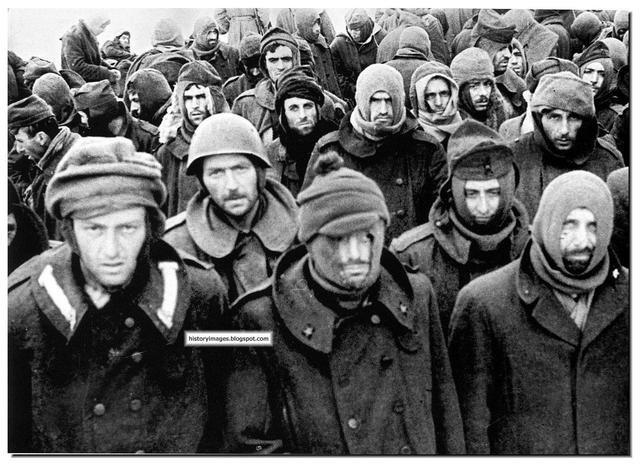 Soldados capturados en la batalla de Stalingrado. Además de los alemanes, húngaros, italianos y rumanos también sufrieron pérdidas catastróficas