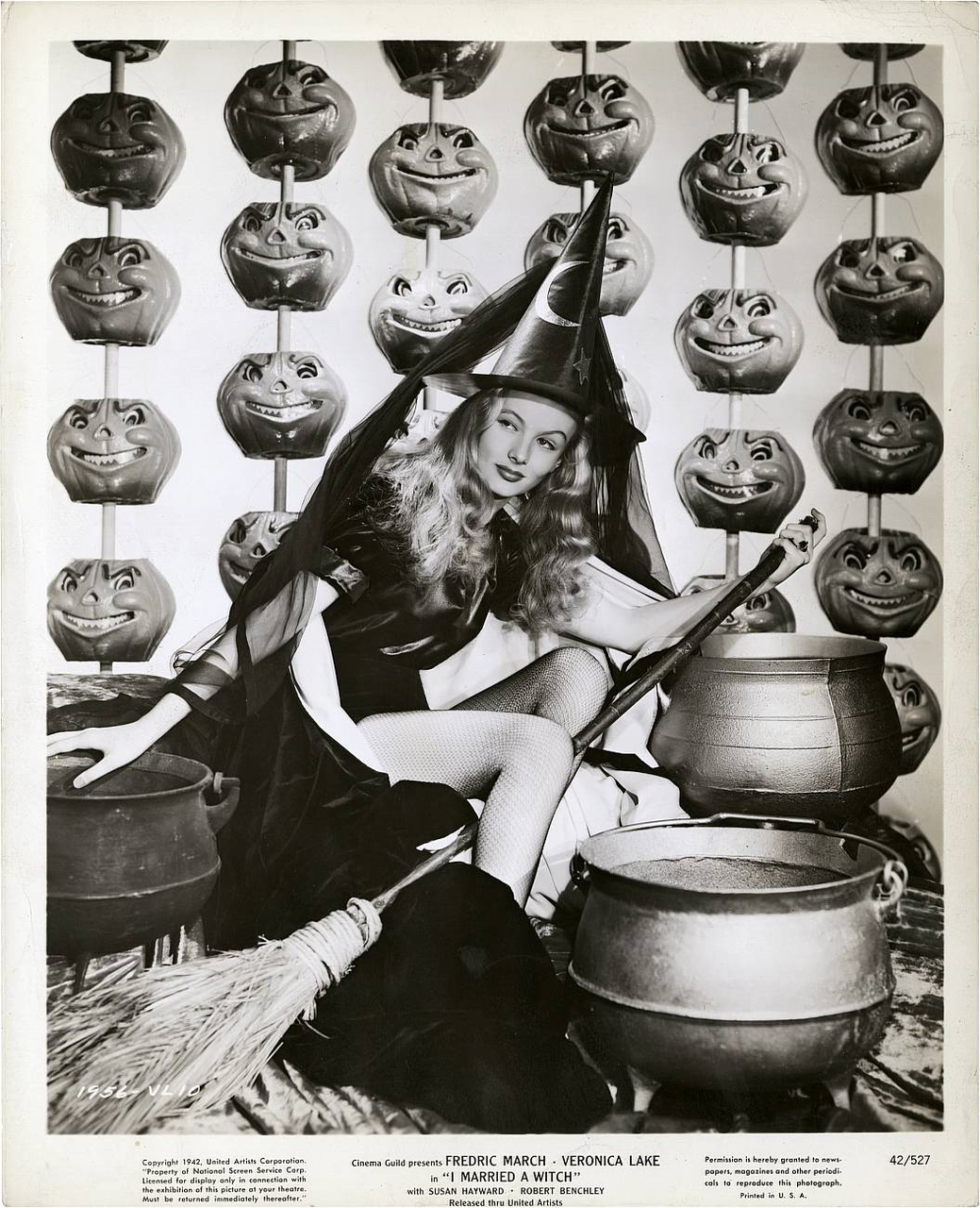 halloween_veronica_lake_married_witch.pn
