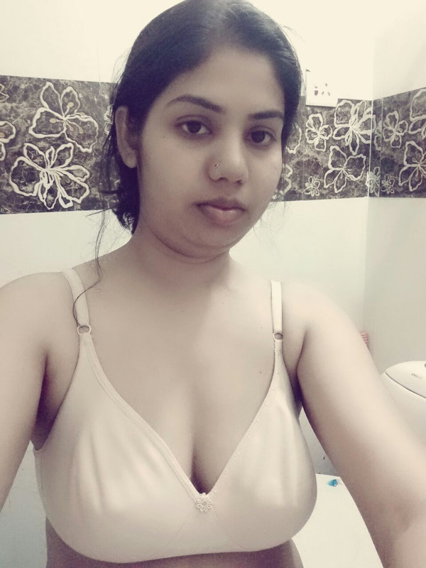 Indian girl boob pic