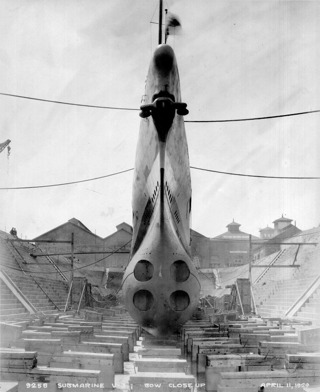 El V-3 SS-165 en dique seco, el 28 de marzo de 1929