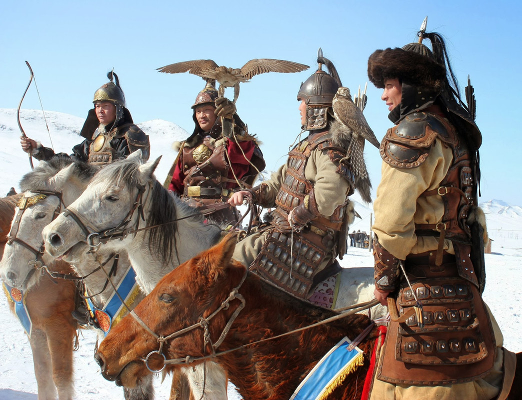 Warriors-with-one-falcon.jpg