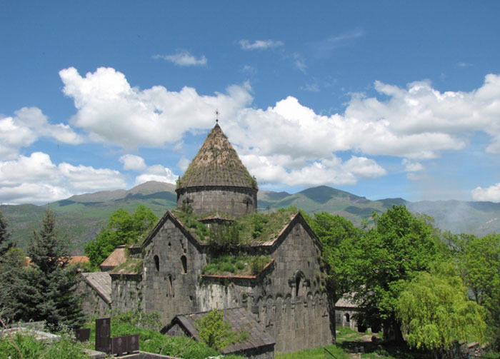 [Image: tu-vien-_Sanahin-3.jpg]