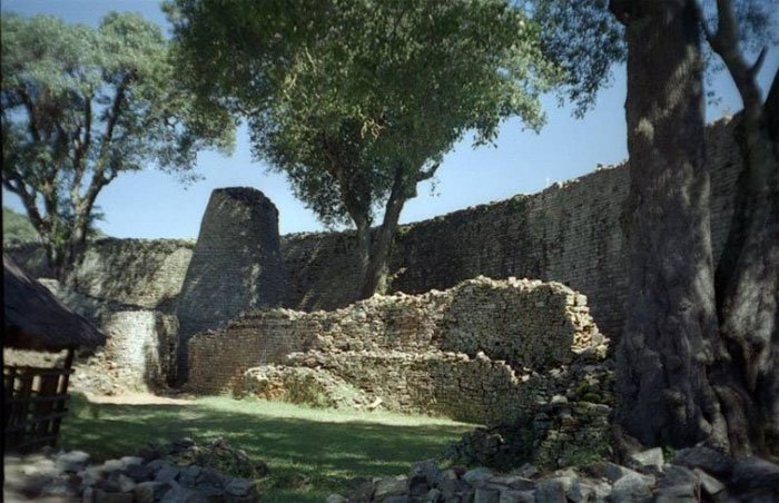 [Image: thanh-pho-great-zimbabwe.jpg]