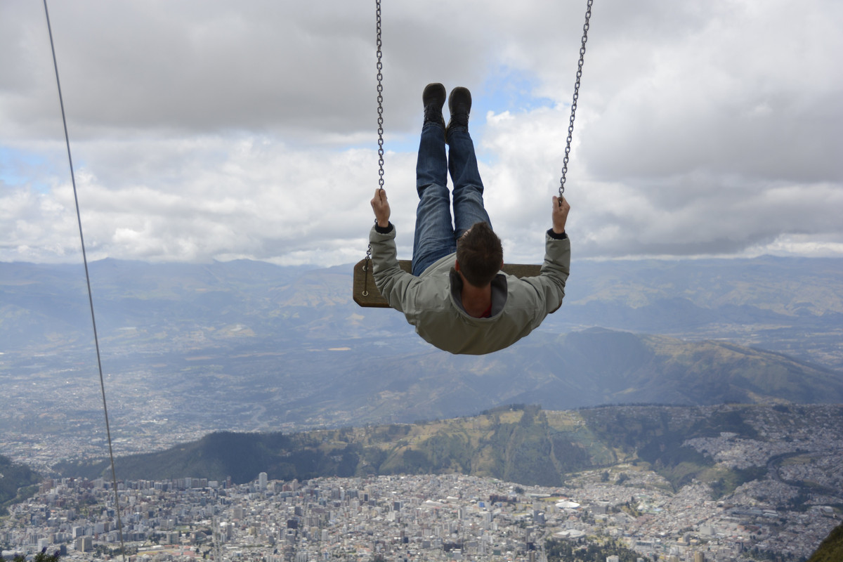 Swingin_over_Quito.jpg