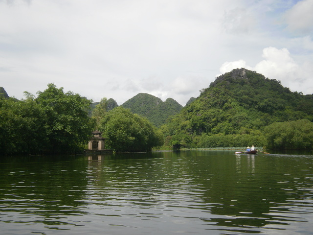 Vietnam y Angkor: 25 días a nuestro aire (Actualizado con fotos!!!) - Blogs de Vietnam - Etapa 1: Hanoi y Pagoda del Perfume (9)
