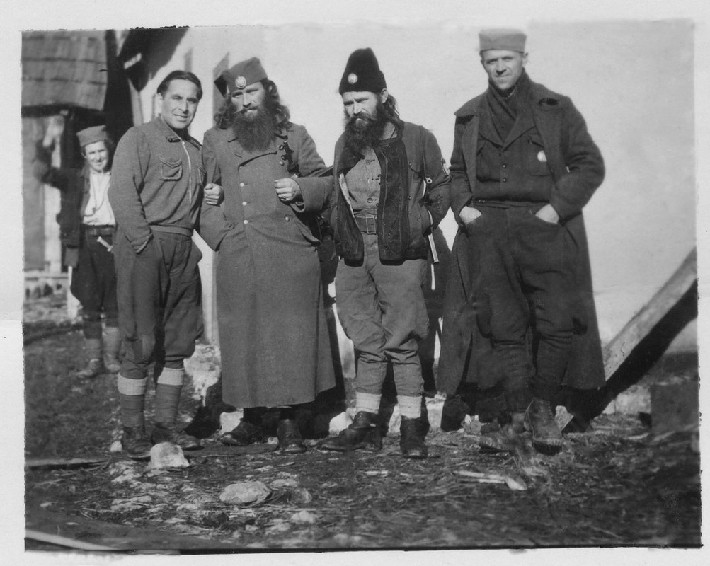 [Слика: chetniks100264_1.jpg]